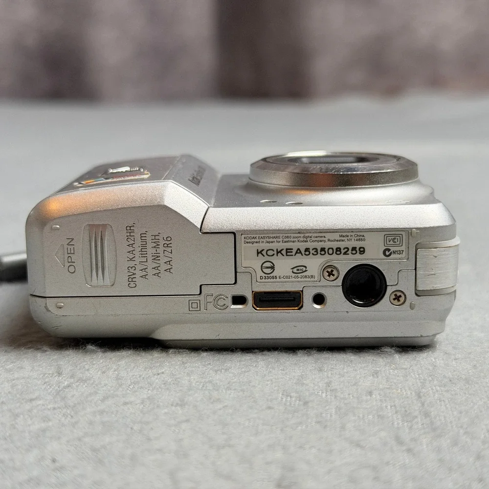 Kodak EasyShare C360 5.0MP Digital Camera Silver 3x Optical Zoom Retro Digicam